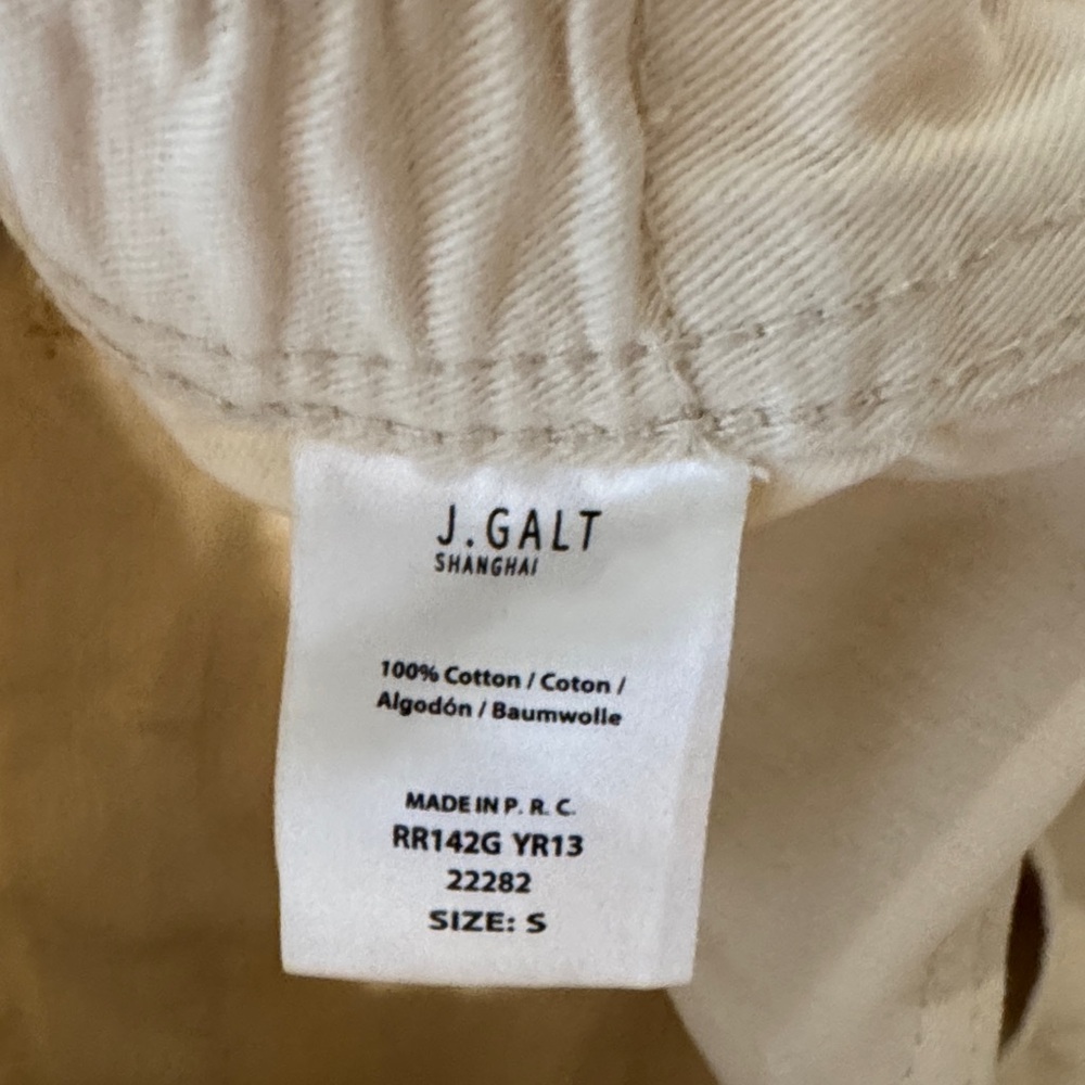 J Galt Casual Cream Mini Skirt with Pockets - Picture 2 of 3